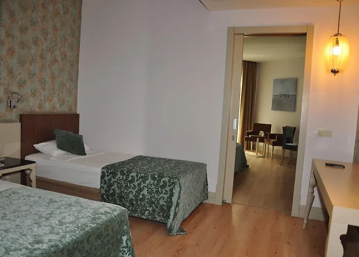 Курортний комплекс Port Сіде