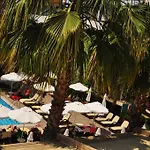 منتجع Port