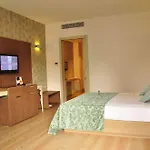 منتجع Port 5*