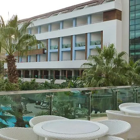 Port Resort 5*